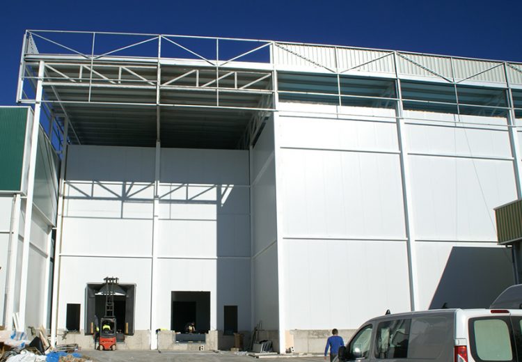 Obra Industrial Sevilla y Madrid. Grupo Zinc. Iberfruta - Grupo Helios